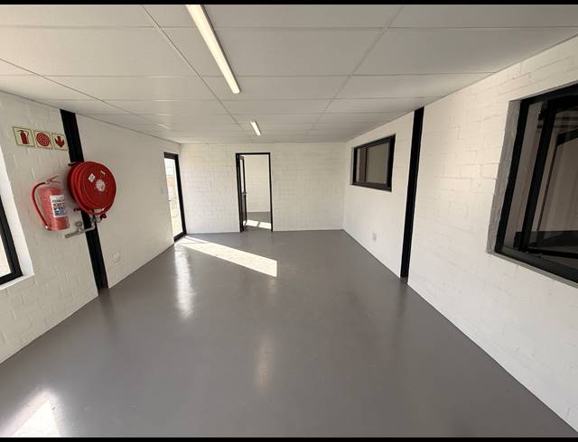 645M² WAREHOUSE FOR SALE IN WELLINGTON CENTRAL